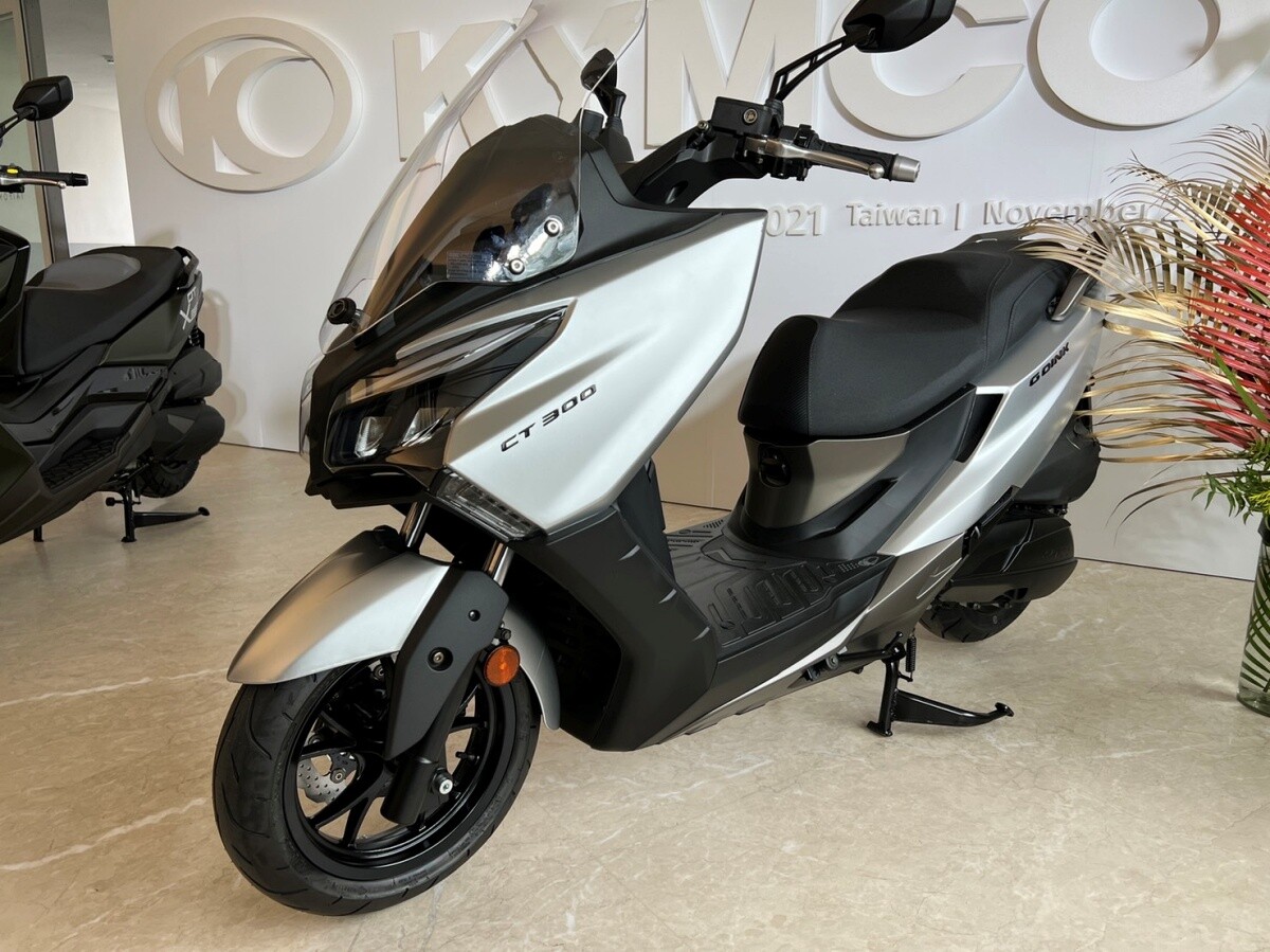 KYMCO CV3 AK550 11 - 光陽 KYMCO 發表全新車款:三輪 CV3 明年正式問世