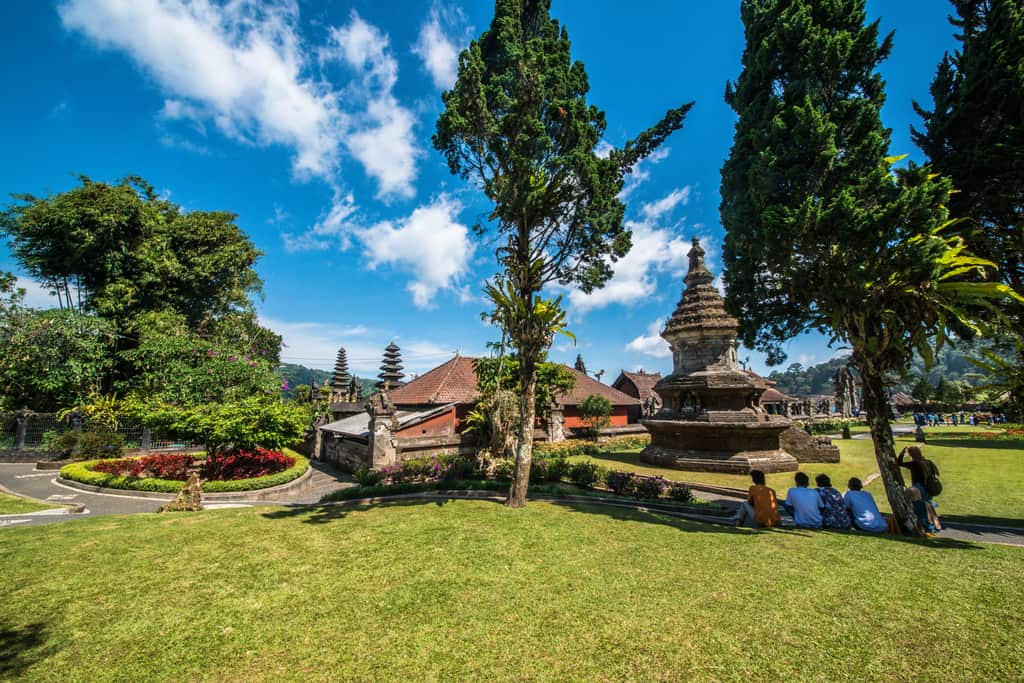 Ulun Dany Baratan Temple Complex Gardens 