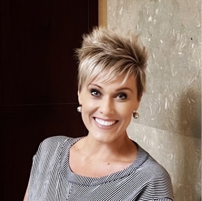 Dr. Sabrina Tomka