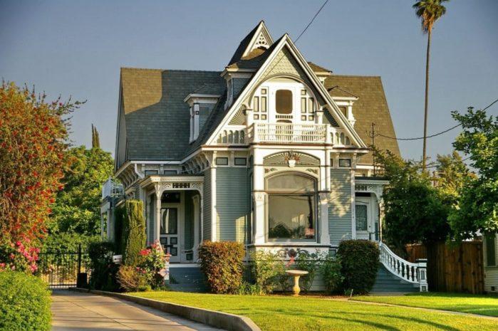architecture-building-driveway-259685 Heritage House