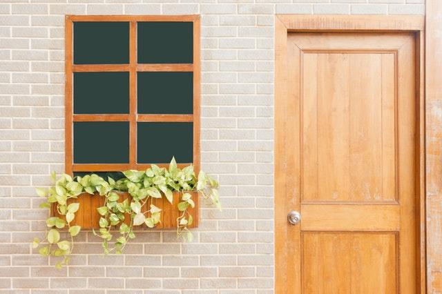 install-weatherstrips-on-door install-weatherstrips-on-door
