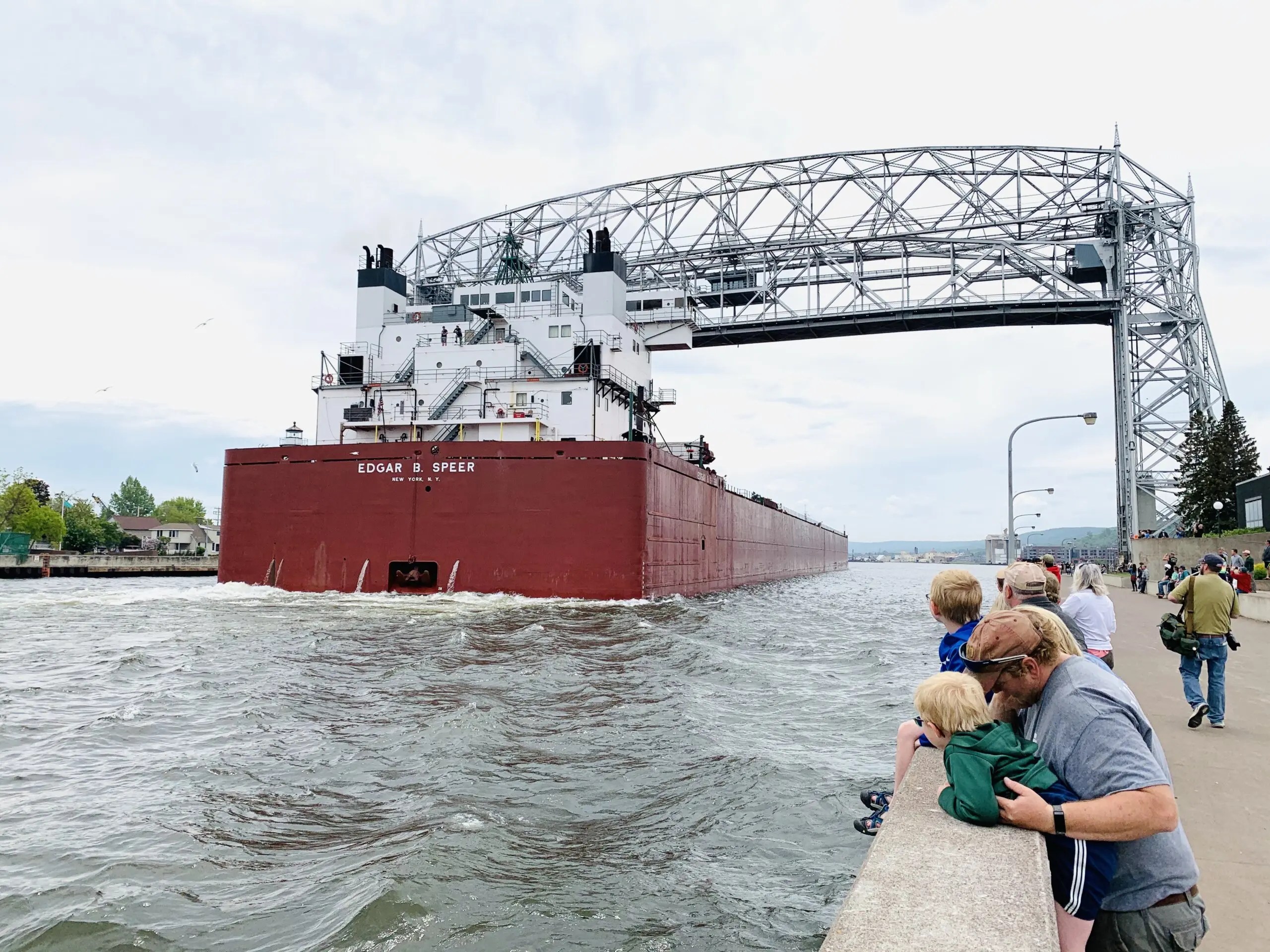 Duluth, MN is a place that we visit year-after-year with our kids! Get out Duluth family vacation 2-day itinerary as well as find out the best things to do in Duluth with kids! Our Duluth travel itinerary is sure to make lasting family memories! #duluthtravelitinerary #Duluthweekendgetaway #weekendinDuluth #Duluthfamilyvacation #bestthingstodoinDuluth #thingstodoinDuluthwithkids