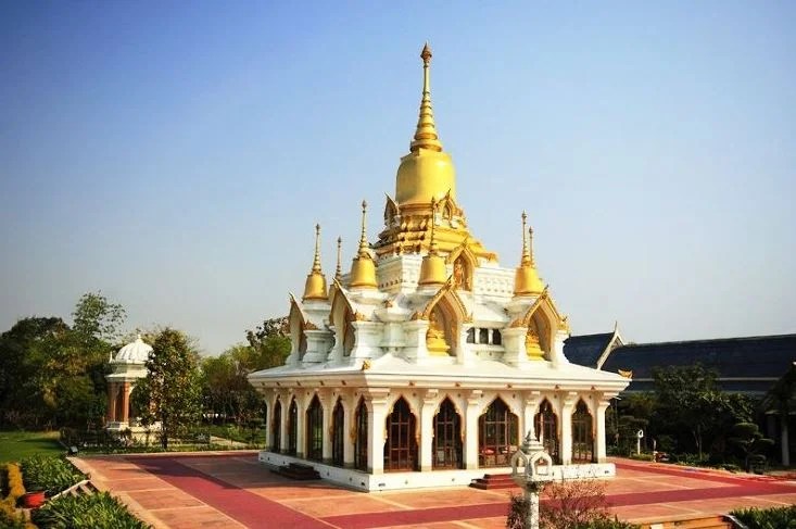Most Famous Buddhist Temples In India For A Tour India Tourism Guide Travel Newsindia Tourism Guide Travel News