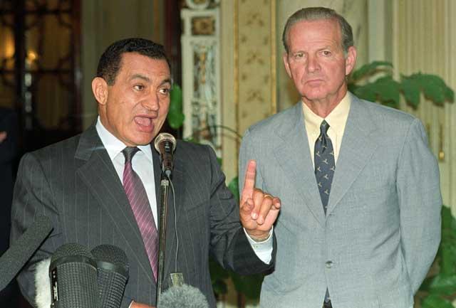 Egyptian President Hosni Mabarak and U.S. Secretary of State James Baker speaking at a joint press conference in Cairo shortly after the Iraqi military invades Kuwait in August 1990. Ph. Norbert Schiller