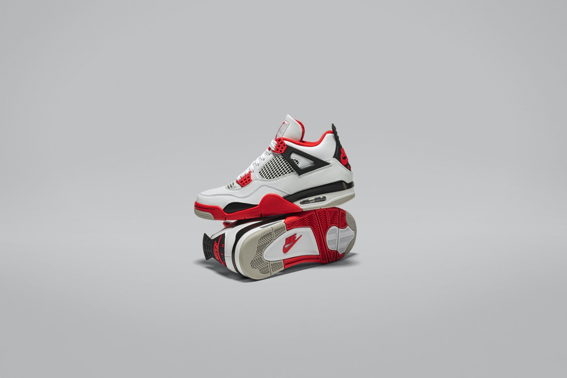 Air Jordan 4 Fire Red 2 Jordan I Love Sneakers Air Jordan 4 Fire Red 2 - Jordan I Love Sneakers