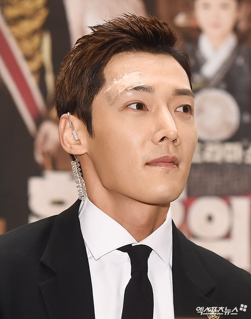 “The Last Empress” Producer Thanks Choi Jin Hyuk For Hard Work Despite