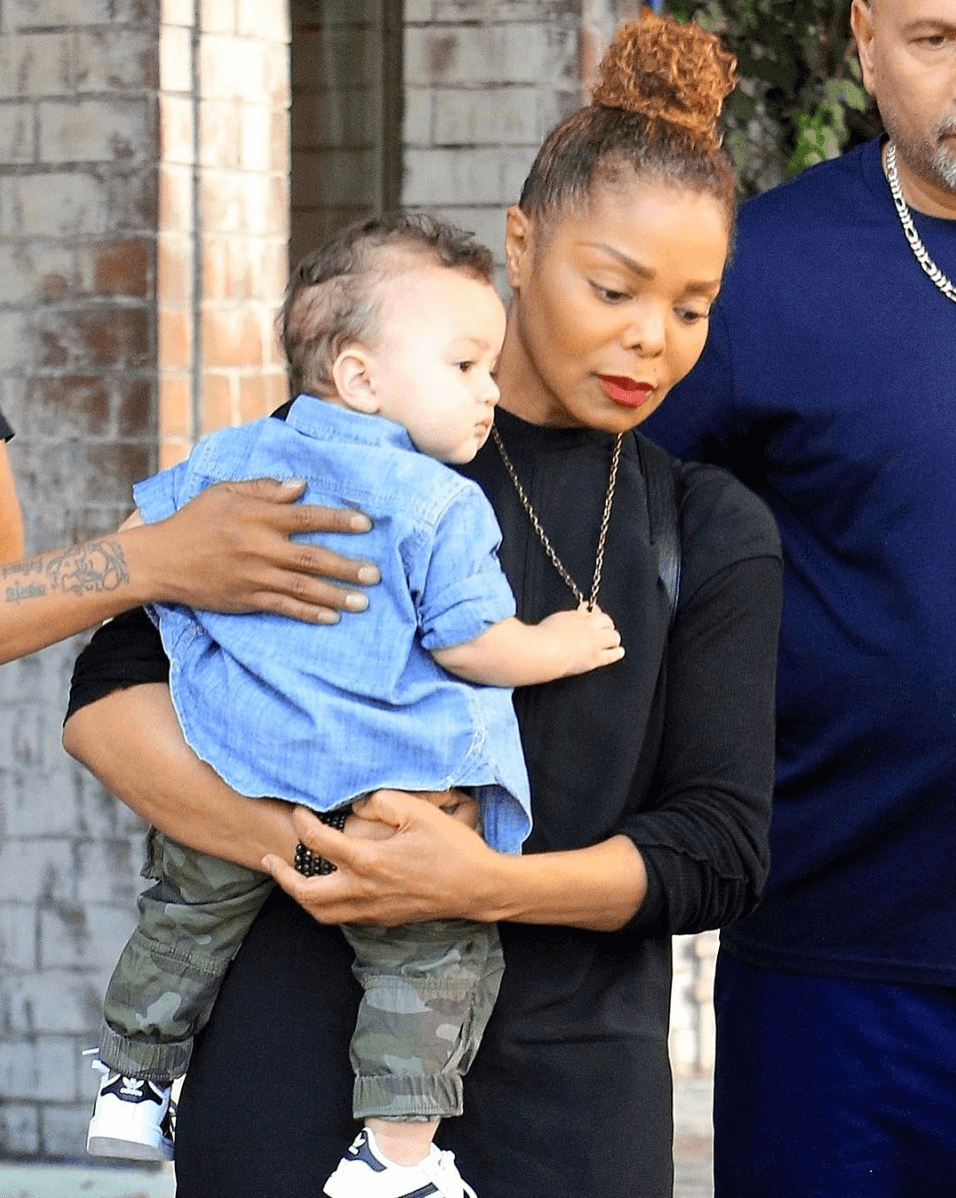 This Picture Of Jackson & Her Son Will Give You Baby Fever 234Star