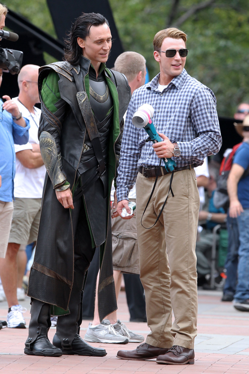 ¿Cuánto mide Tom Hiddleston? Altura Real height