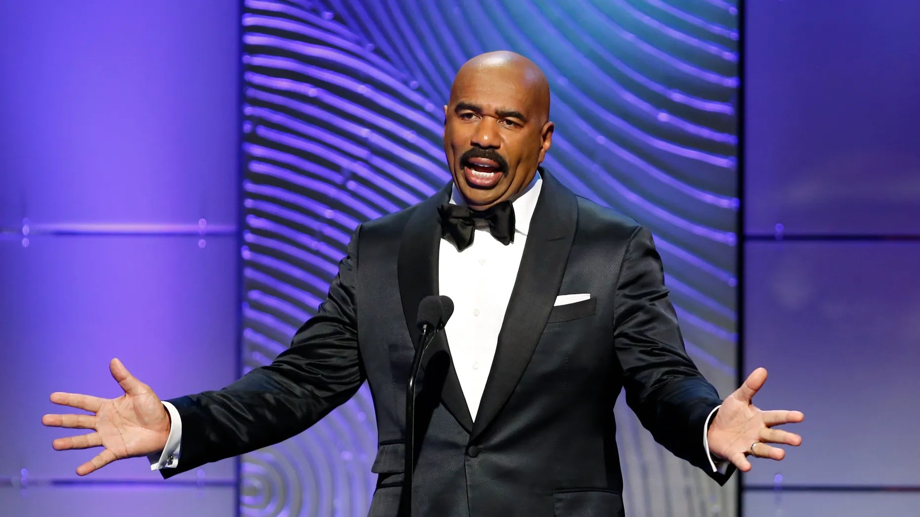 Steve Harvey sorry for offending fans with comments about Asian men