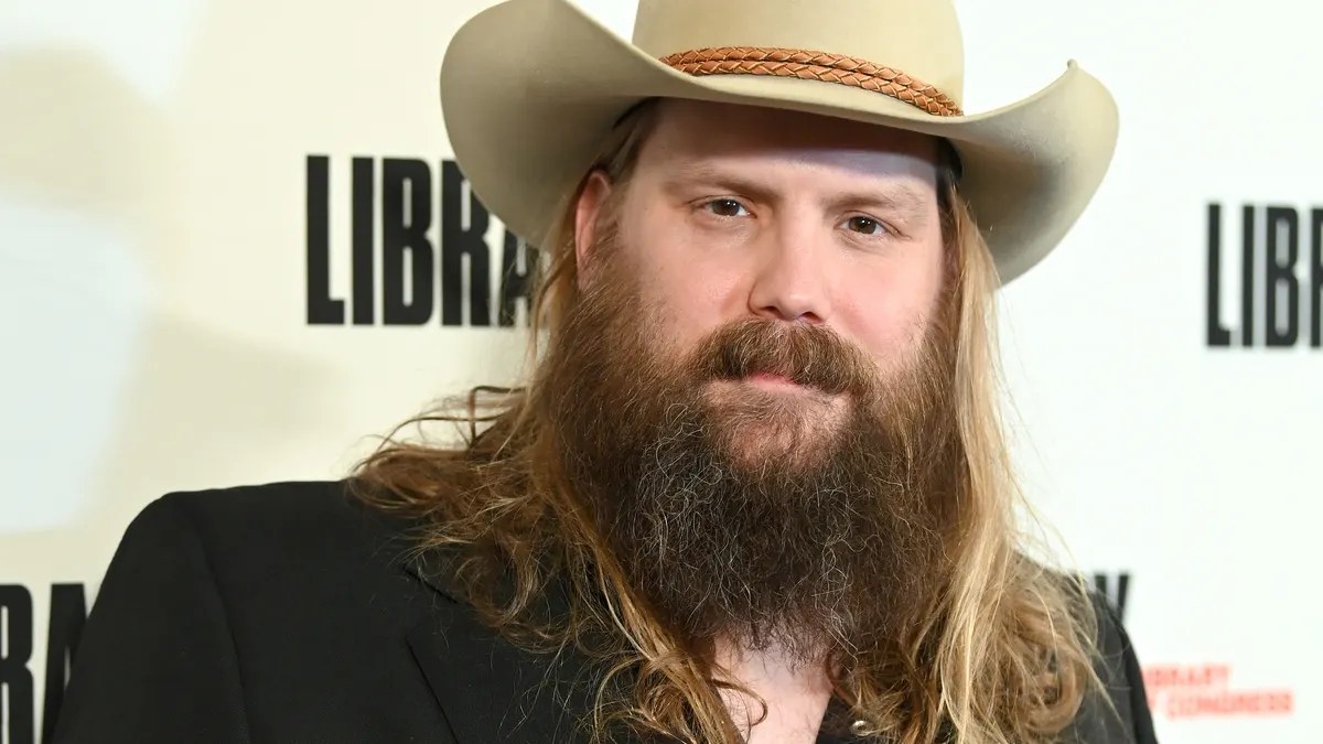 Chris Stapleton says Black lives 'absolutely' matter, feels America he