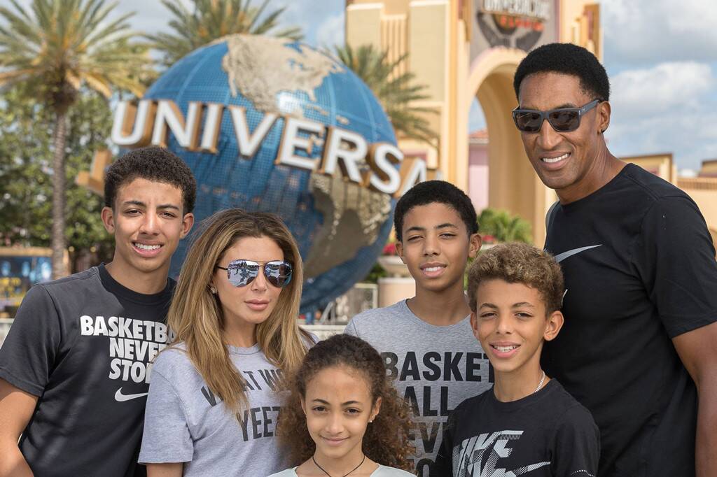 Does Scottie Pippen have a relationship with Taylor Pippen? What school