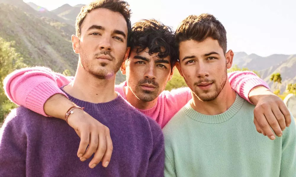 What ethnicity are the Jonas Brothers parents? ABTC