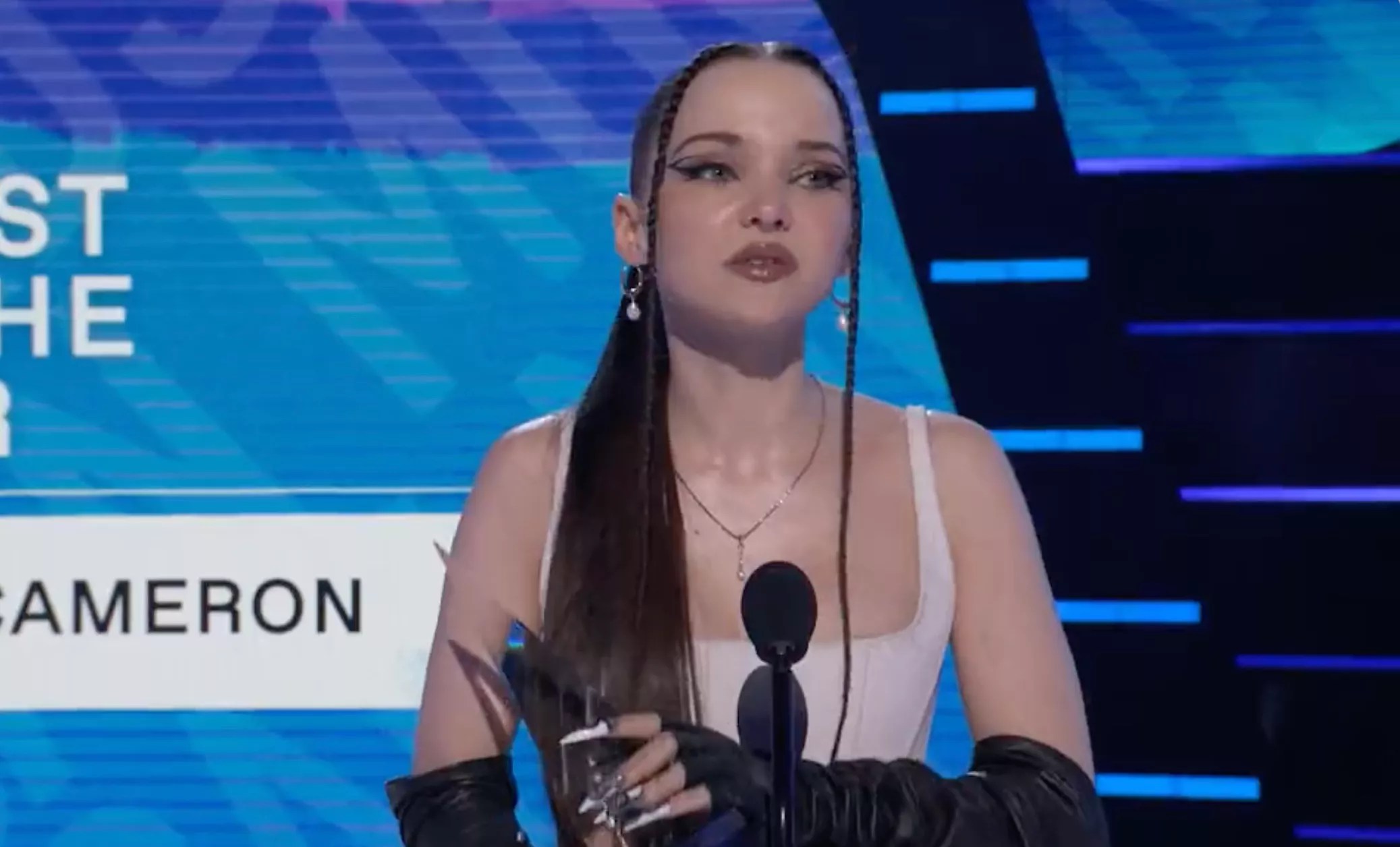 Out singer Dove Cameron’s AMA speech about the Club Q victims will