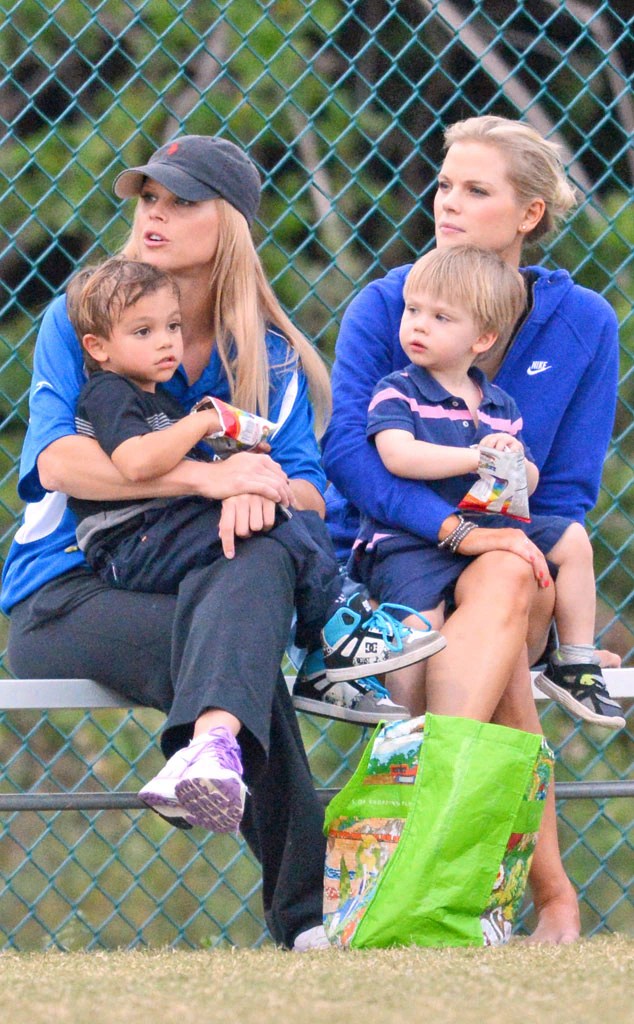 Elin Nordegren Coaches Kids' Soccer With Her Twin Sister E! Online AU