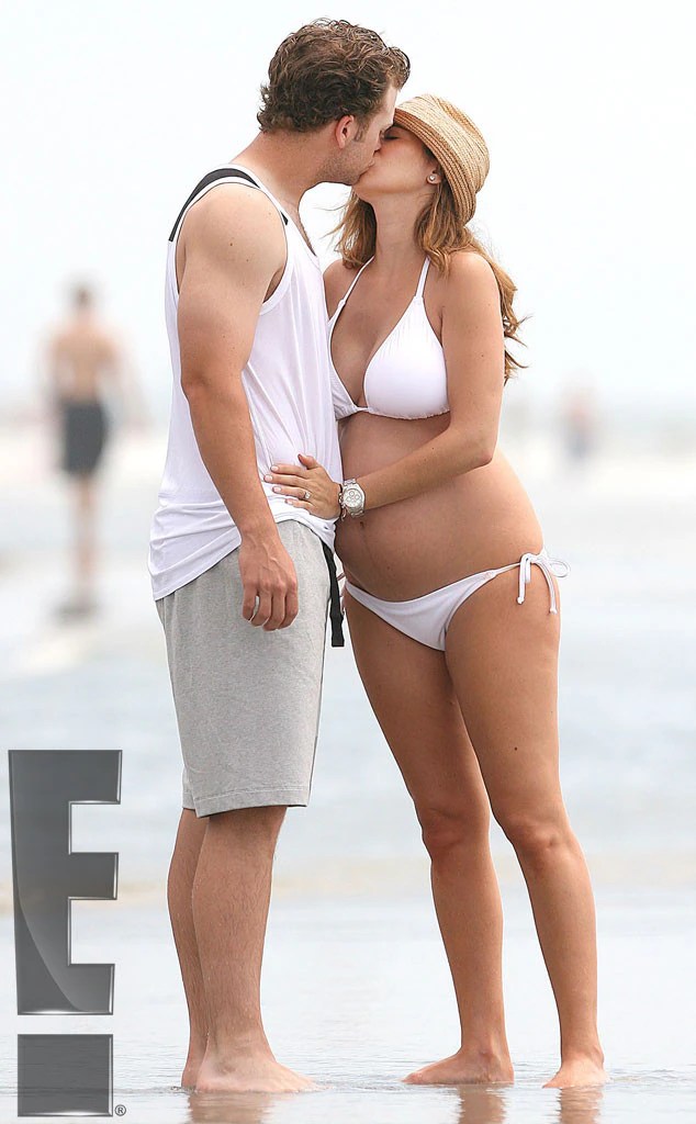Smooch Break from JamieLynn Sigler Pregnant Bikini Bonanza E! News