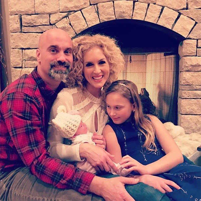 Little Big Town's Kimberly Schlapman Adopts a Baby Girl E! News Australia