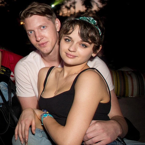 Joey King Cuddles Up to Boyfriend, The Act Exec Steven Piet E! Online