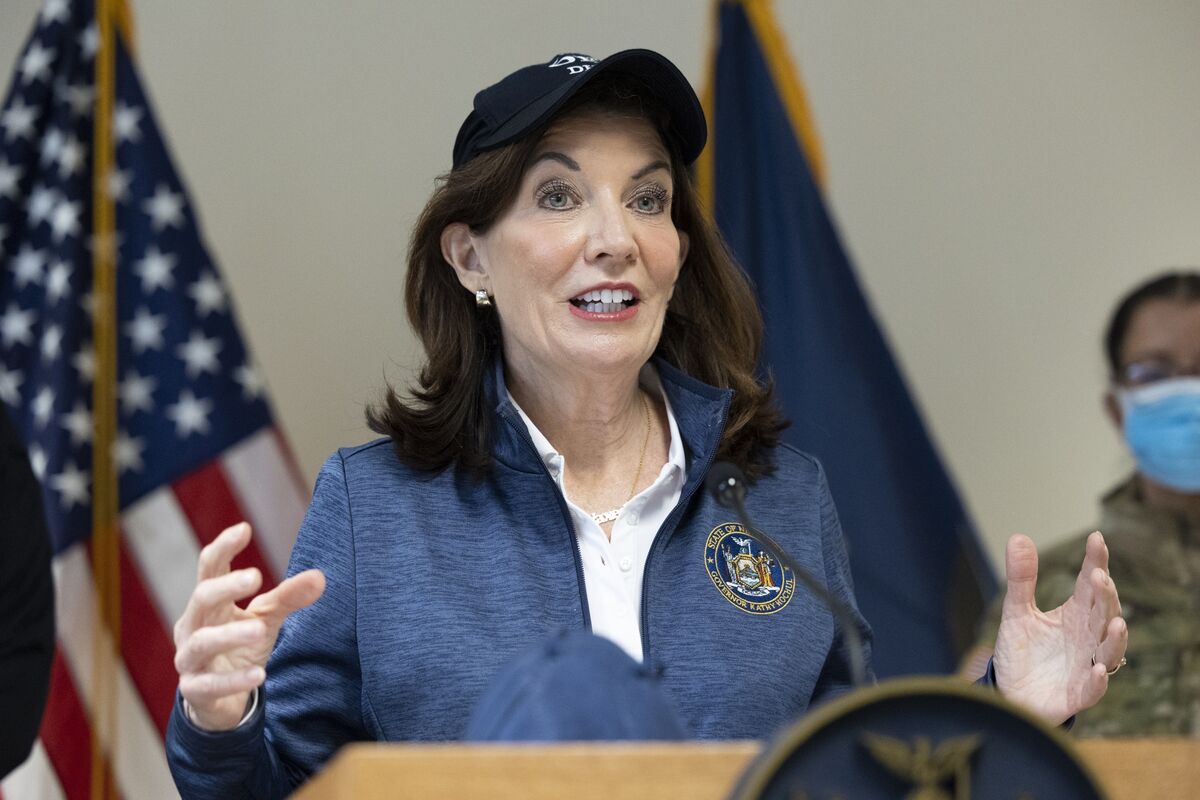 N.Y. Governor Hochul and Husband Paid Almost 300,000 in Taxes Bloomberg