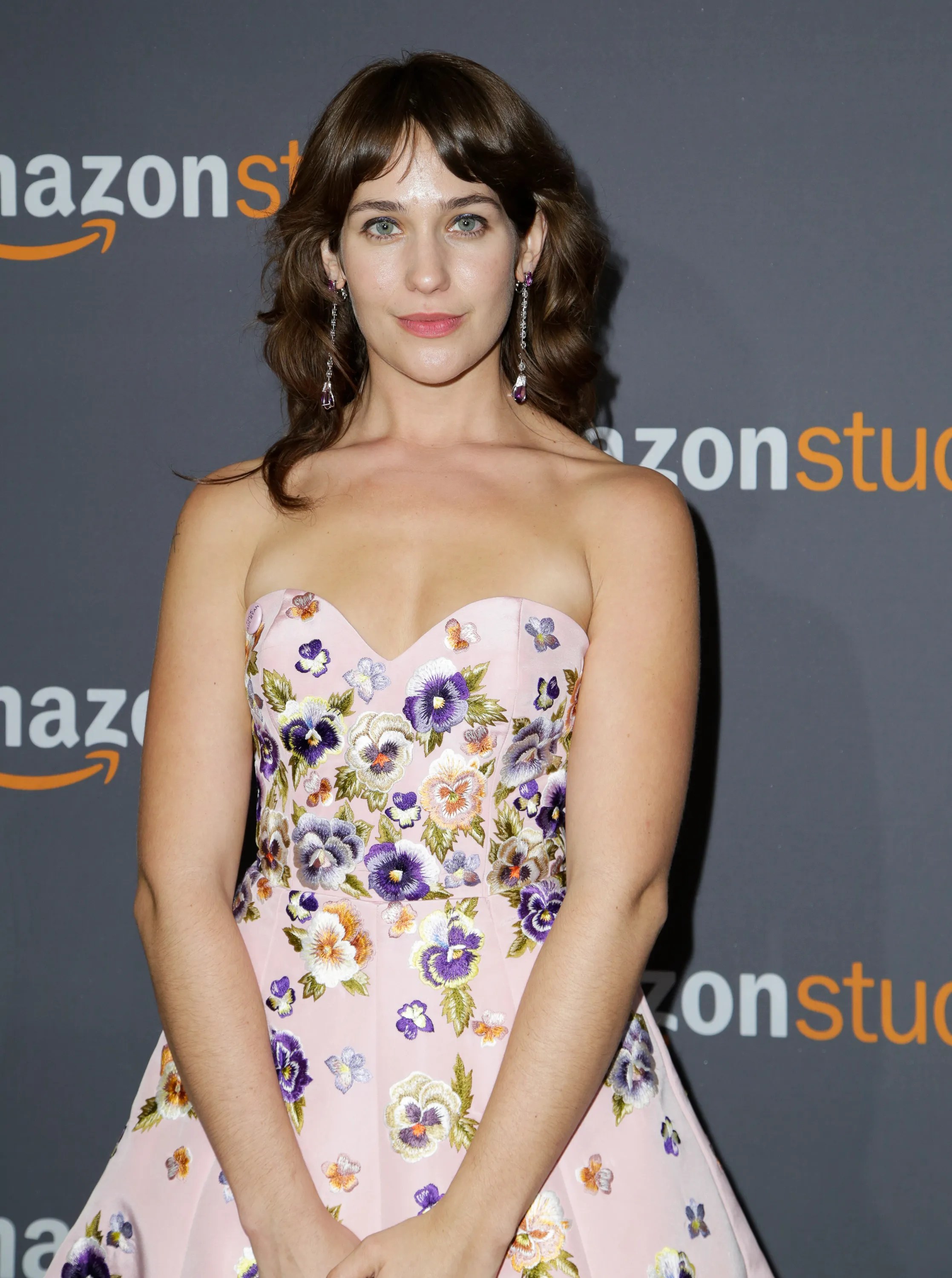Lola Kirke on Underarm Hair and her West Coast Tour Teen Vogue