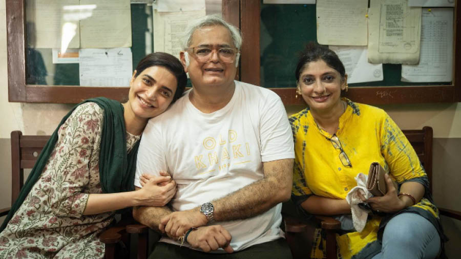 Hansal Mehta shares pic with Jigna Vora and Karishma Tanna, reminiscing