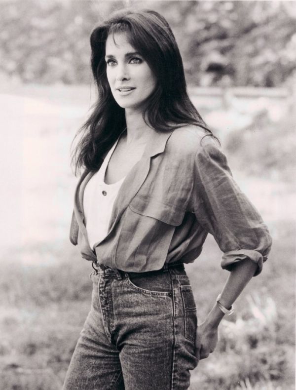Connie Sellecca Net Worth, Personal Life, Career, Spouse, Biography