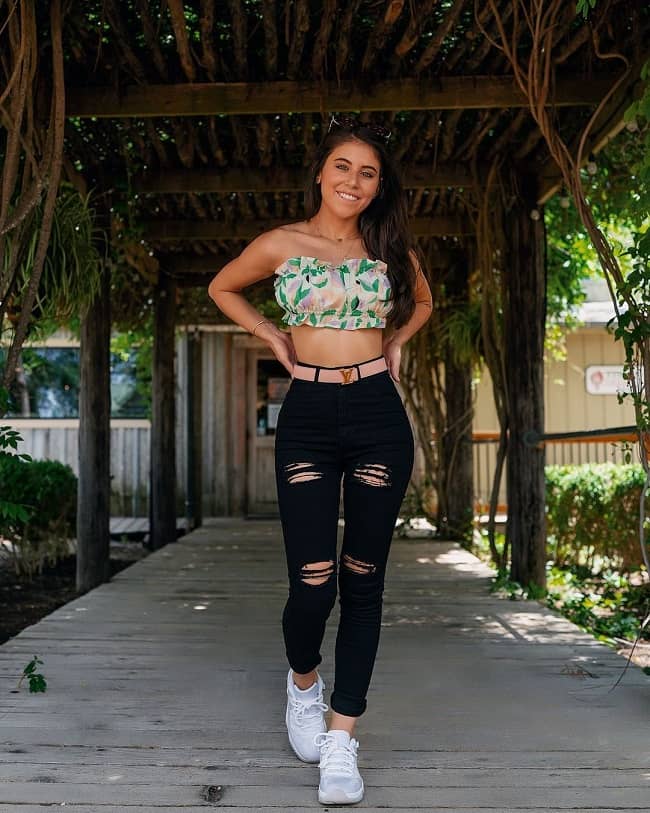 Violet Summers Bio, Career, Age, Net Worth, Nationality, Facts