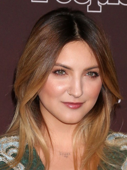 Julia Michaels Bio, Wiki, Net Worth, Dating, Partner, Age, Height