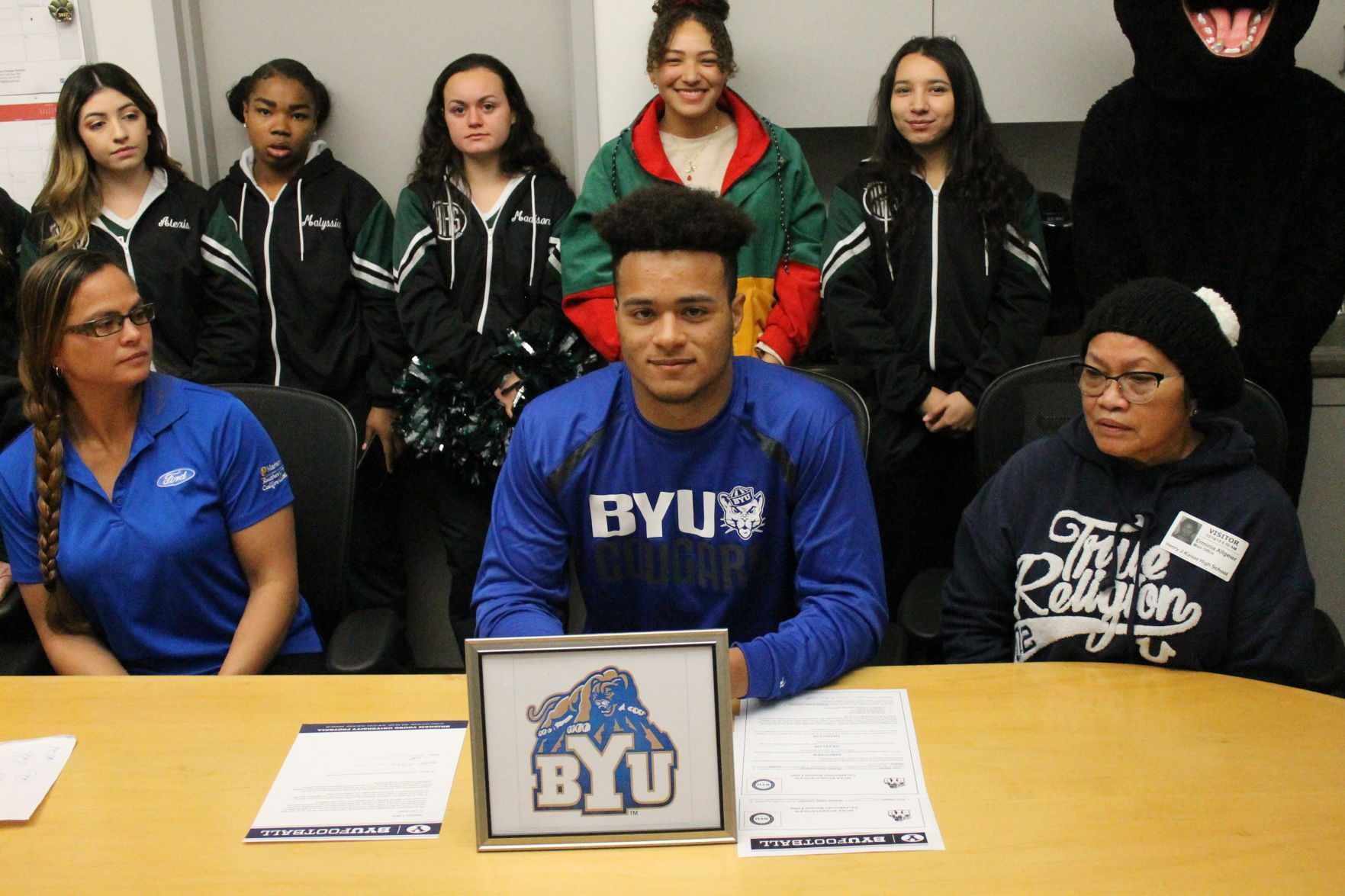 Kaiser football star Tyler Allgeier signs with BYU Sports