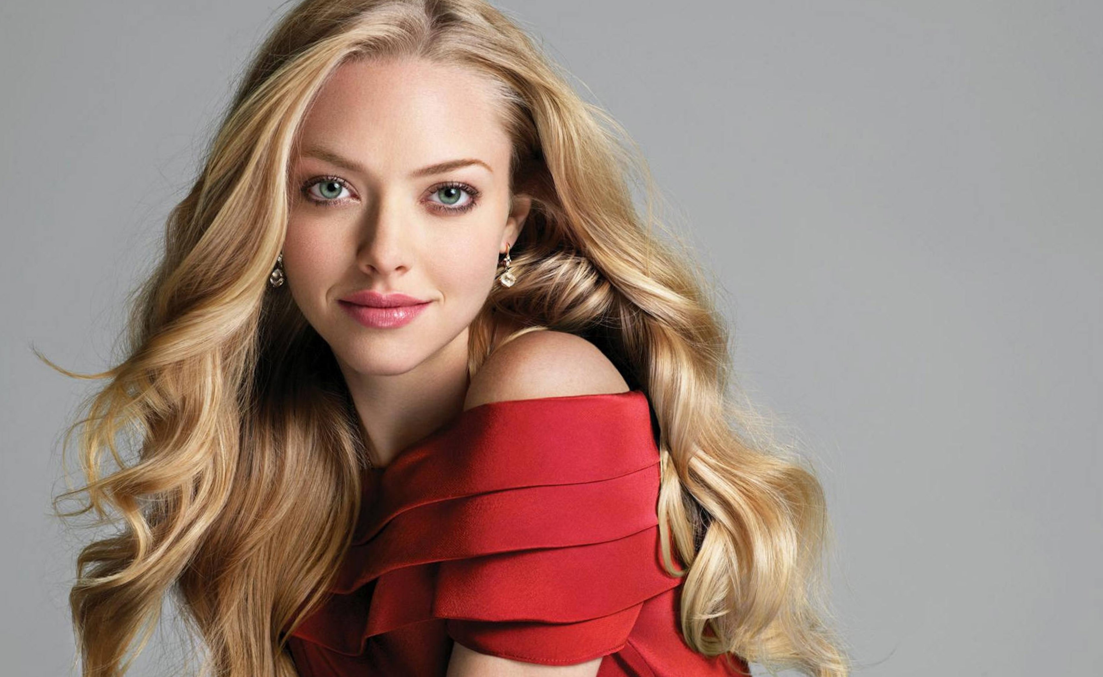 Amanda Seyfried Height, Weight, Age and Body Measurements