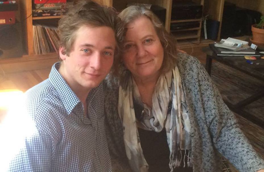 Jeremy Allen White Lovely Ffamily Wife, Kids, Siblings, Parents