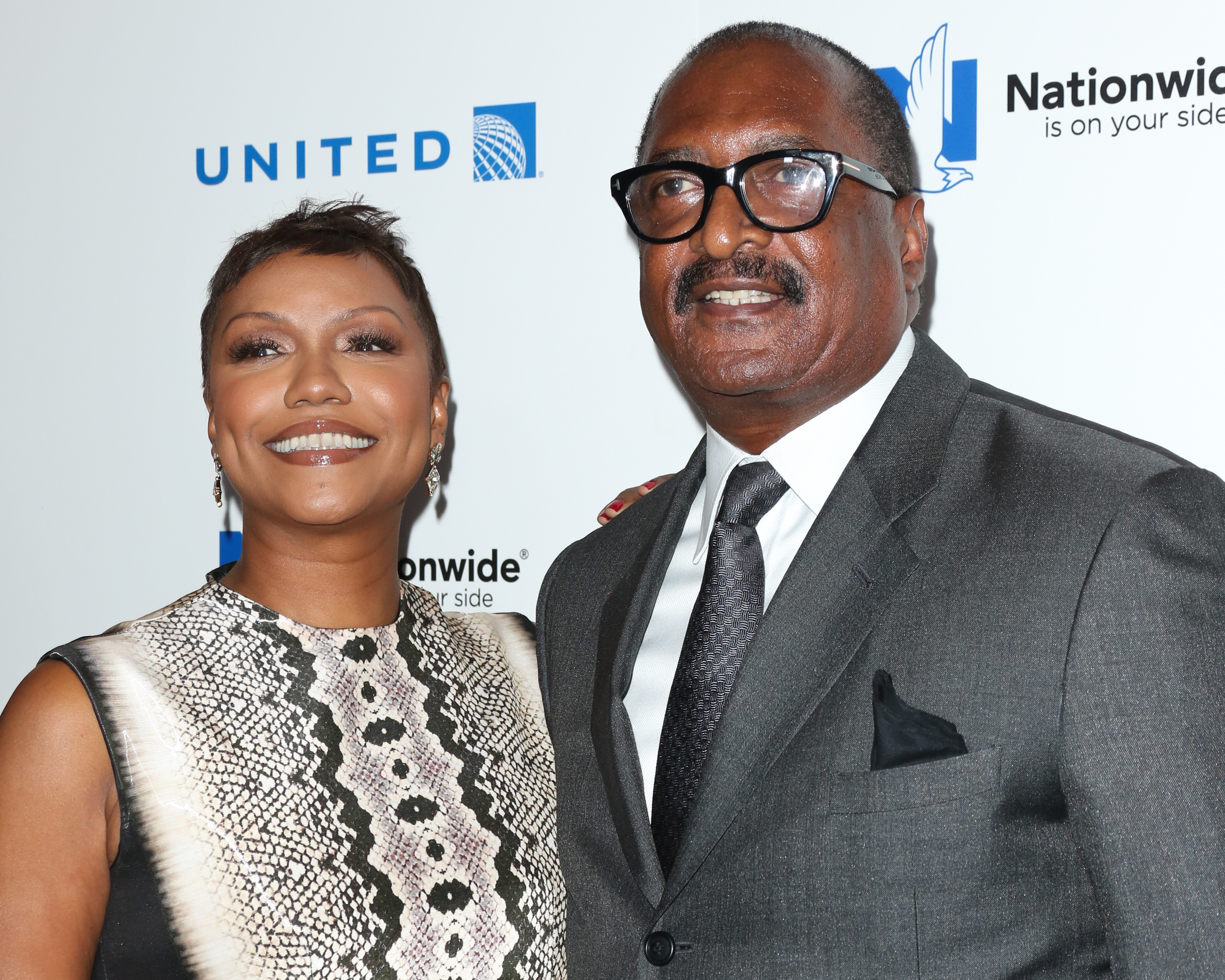 Old & CoupledUp Mathew Knowles And Wife Gena Avery Have A Romantic