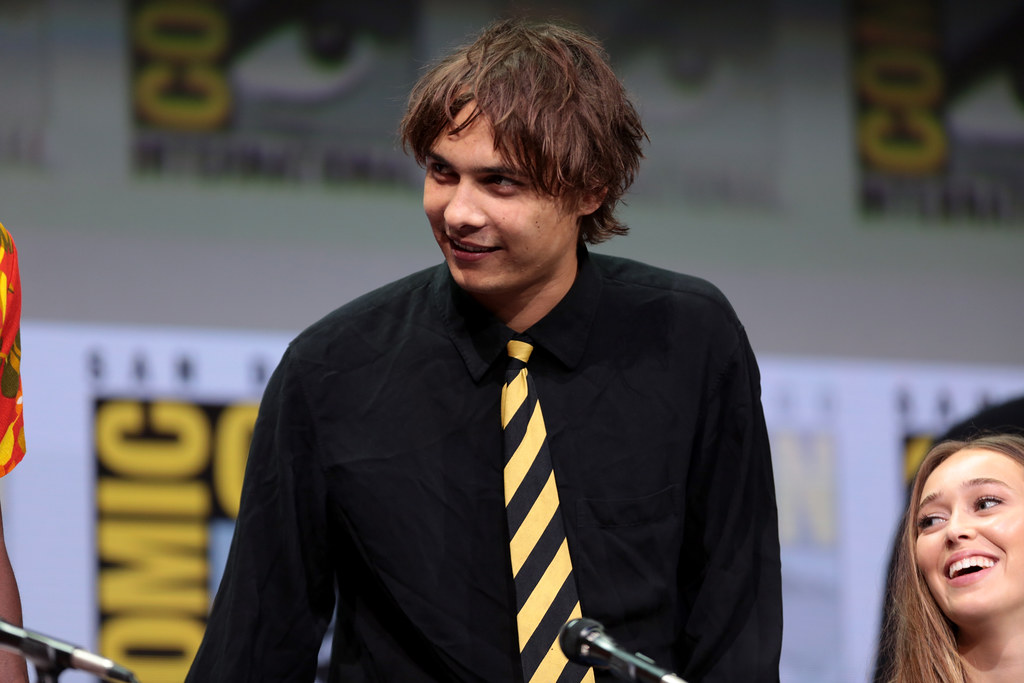 Frank Dillane Frank Dillane speaking at the 2017 San Diego… Flickr