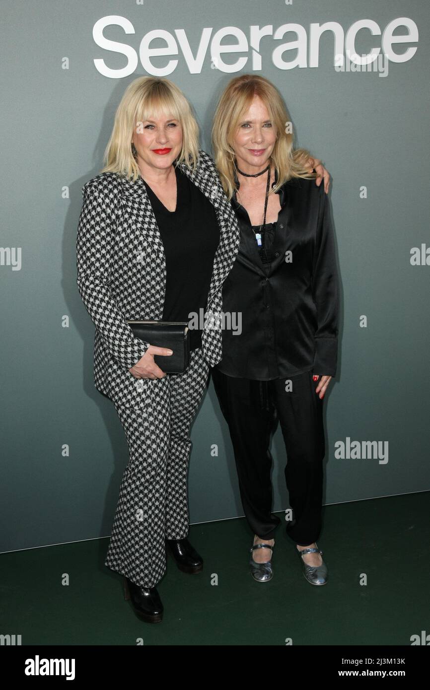 Patricia Arquette and Rosanna Arquette attend the season finale