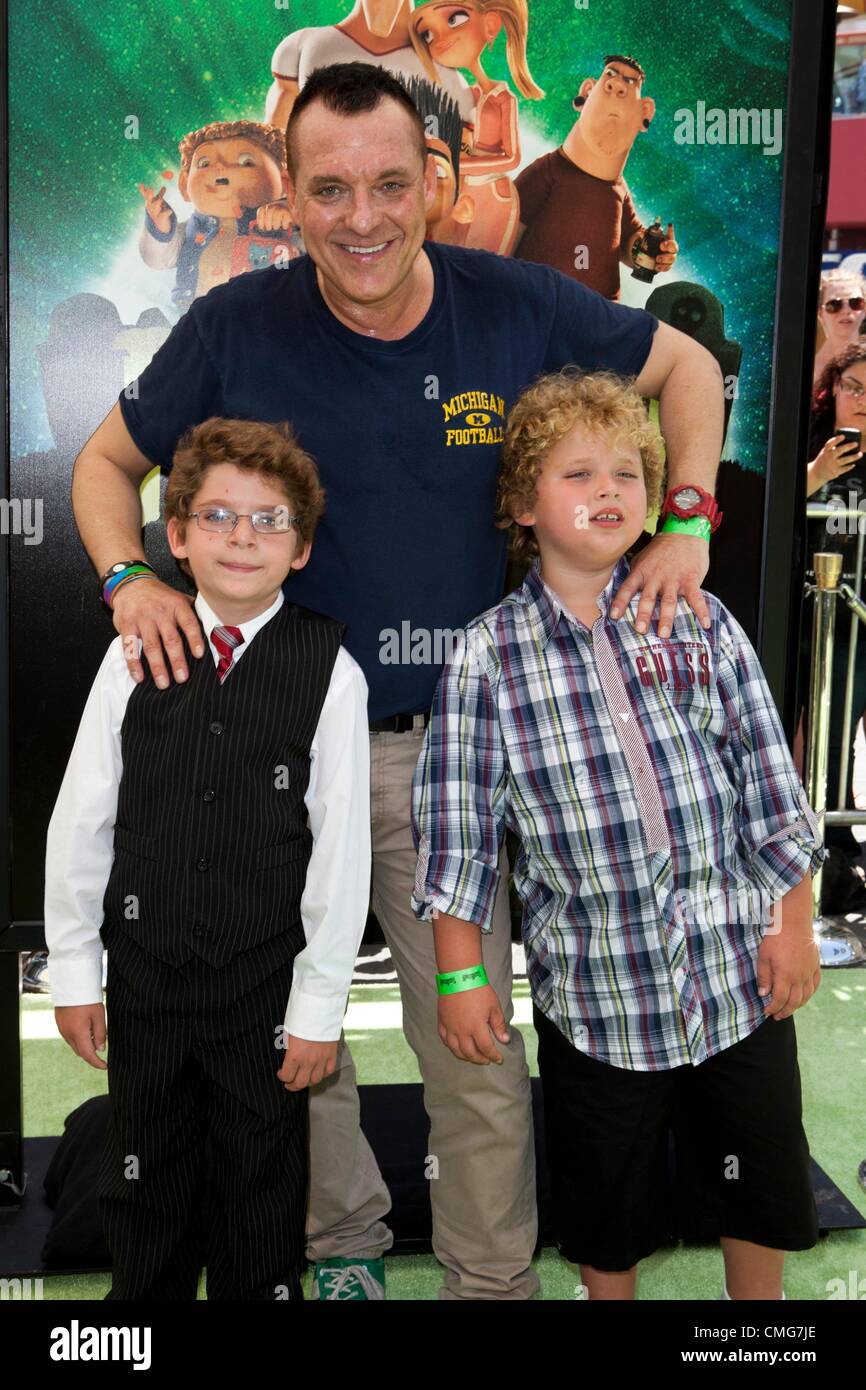 Jagger Sizemore, Tom Sizemore and Jayden Sizemore at arrivals for PARANORMAN Premiere, Universal