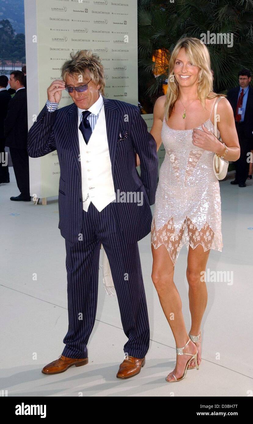 (dpa) British rock singer Rod Stewart and his girlfriend Penny