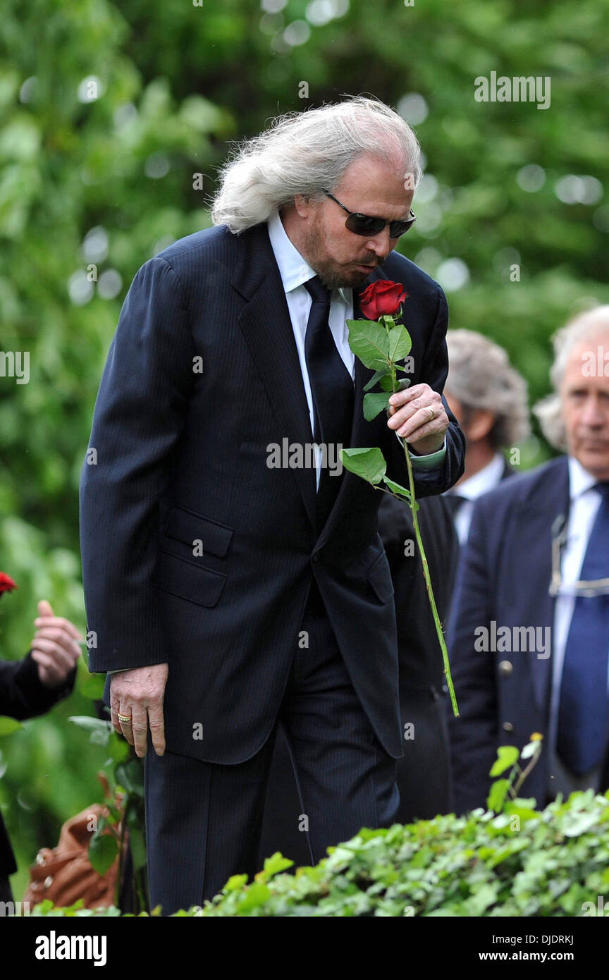 Barry Gibb The funeral of Robin Gibb held in his home town of Thame Oxfordshire, England 08.06