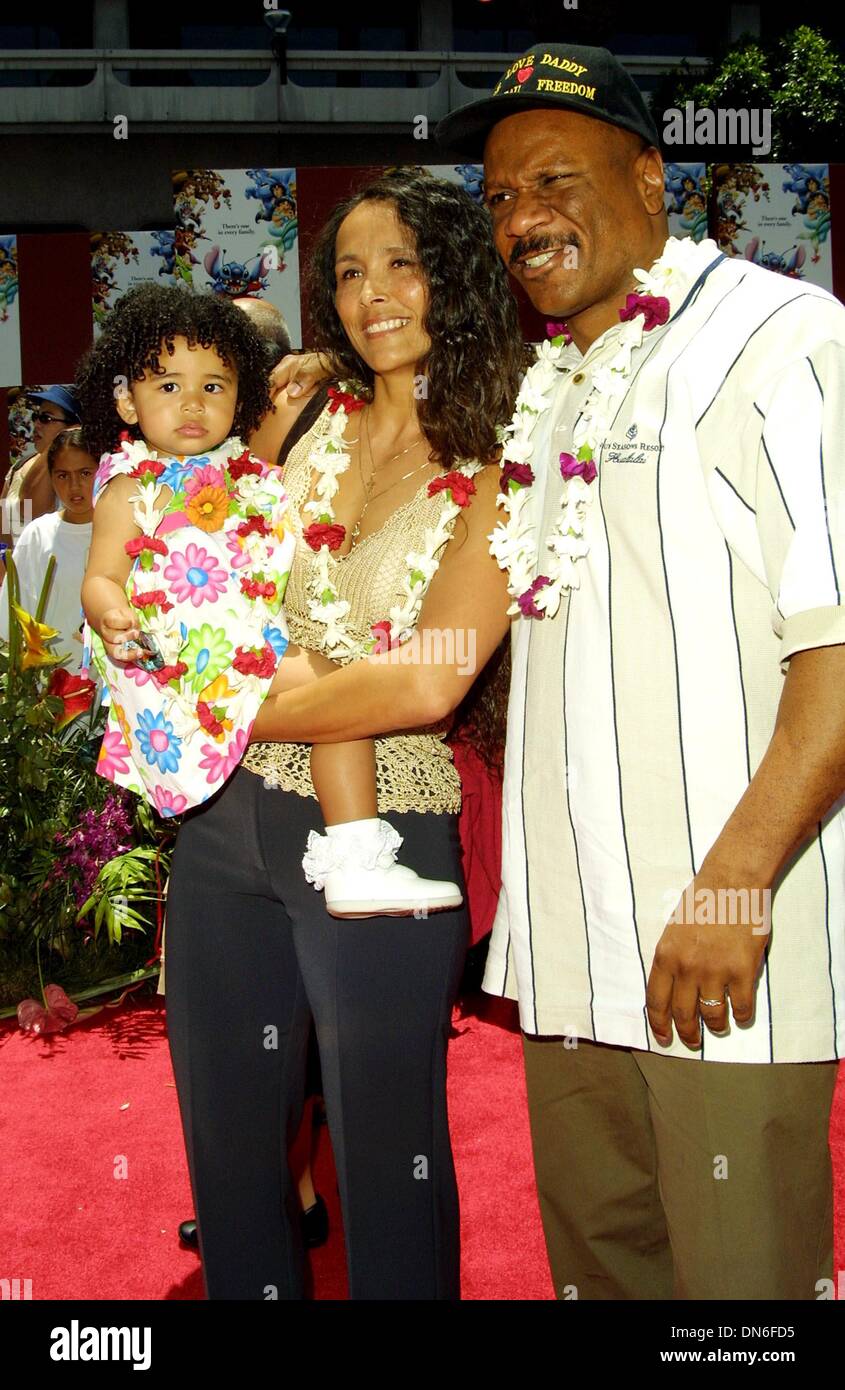 June 16, 2002 Hollywood, CALIFORNIA, USA VING RHAMES, WIFE AND