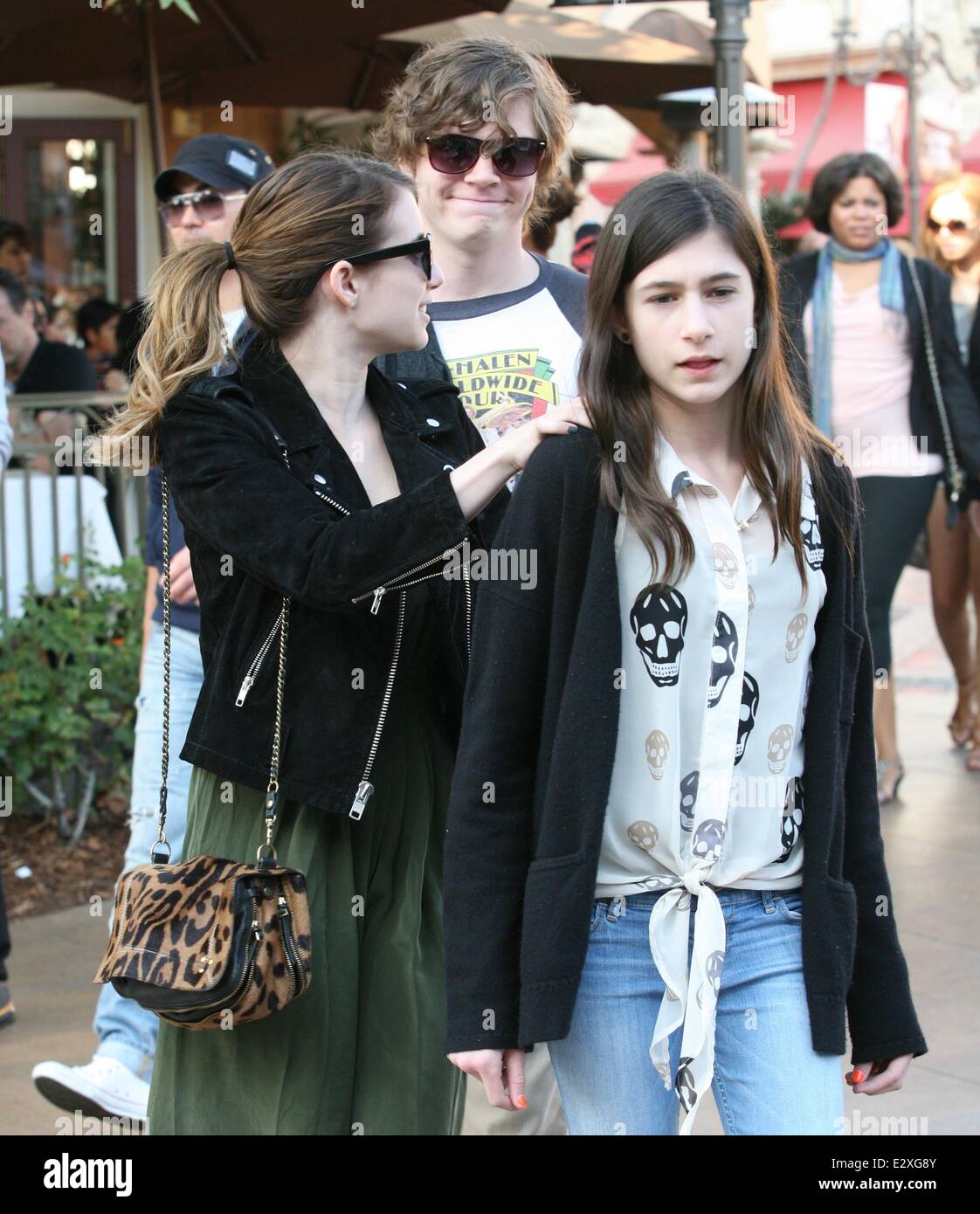 Emma roberts and grace nickels hires stock photography and images Alamy