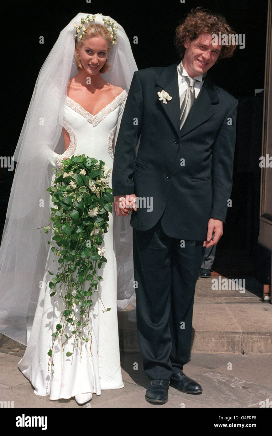 PA NEWS PHOTO 14/8/92 MARCO PIERRE WHITE AND MODEL LISA BUTCHER OUTSIDE