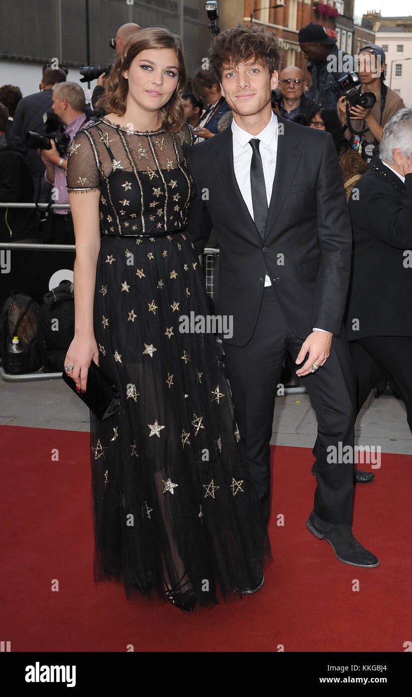Amber anderson and paolo nutini hires stock photography and images Alamy