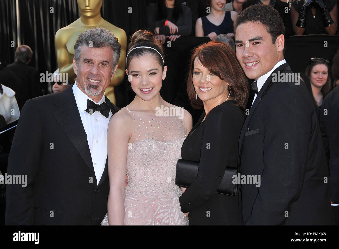 Hailee Steinfeld with her Dad Peter Steinfeld, Mom Cheri Steinfeld