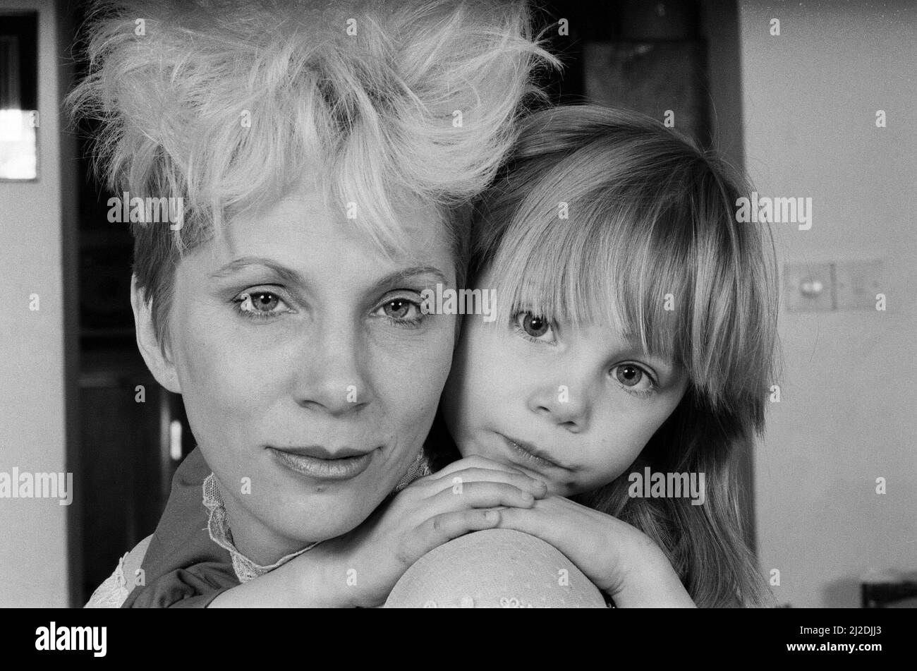Angie Bowie, (también conocida como Angela Bowie) con su hija Stacia
