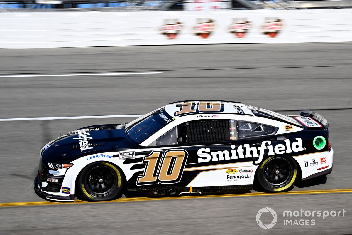 Aric Almirola puts NASCAR retirement on hold, will return for 2023