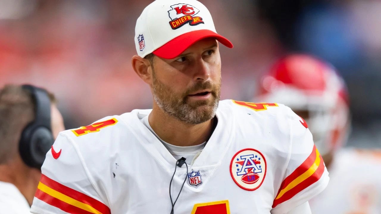 Chad Henne Is Still Playing? NFL Fans Bewildered To See Patrick Mahomes