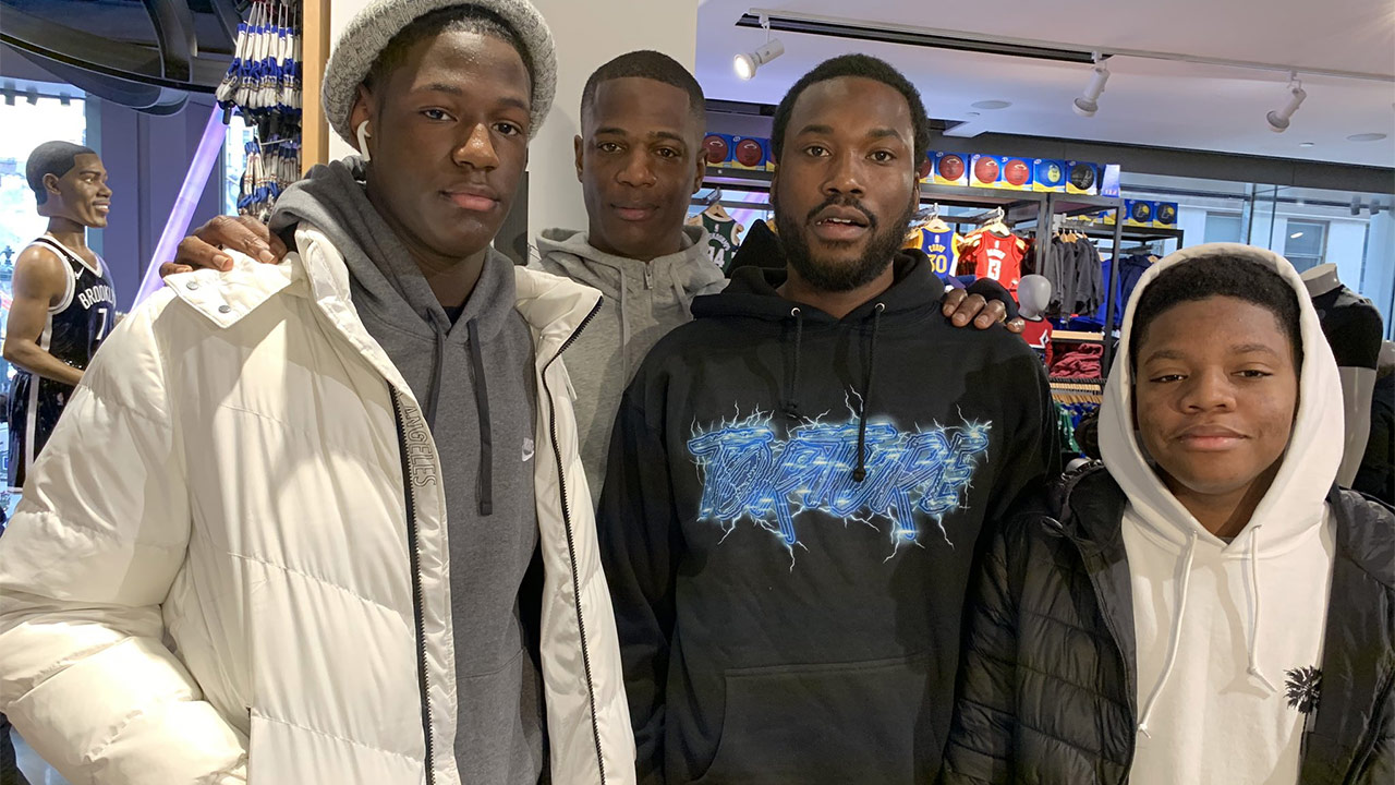 Meek Mill invites group of Philadelphia kids to NYC shopping spree