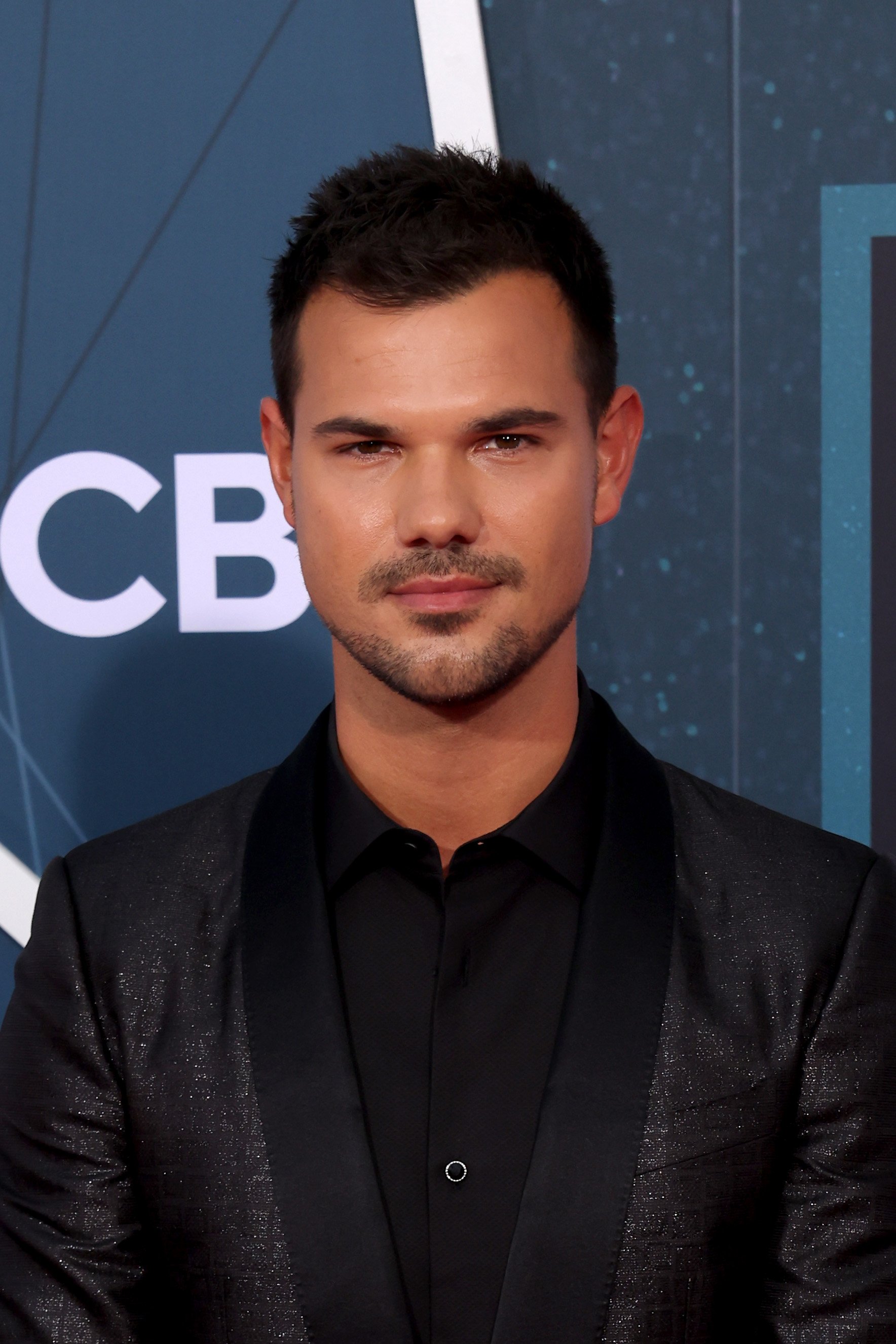 Taylor Lautner's Parents Kept Him Grounded Facts about Them News