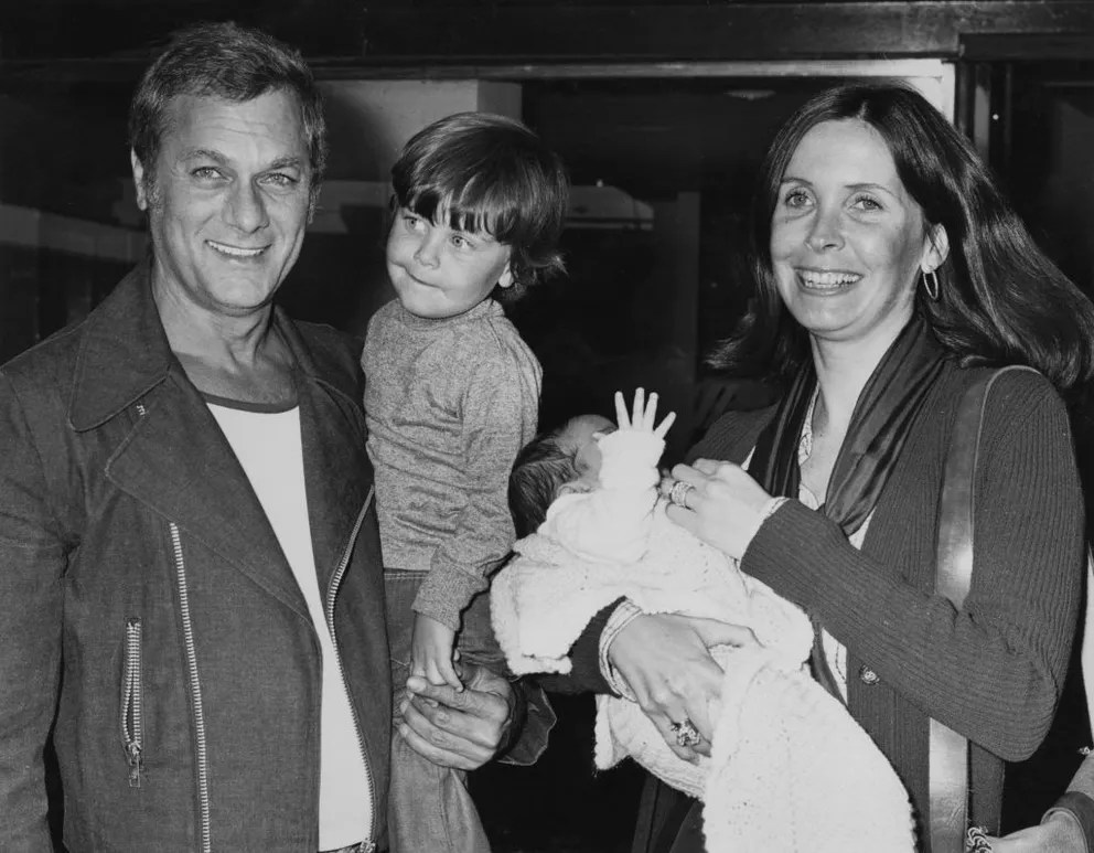 Why Jamie Lee Curtis' Late Father Cut Her and 4 Other Children Out of