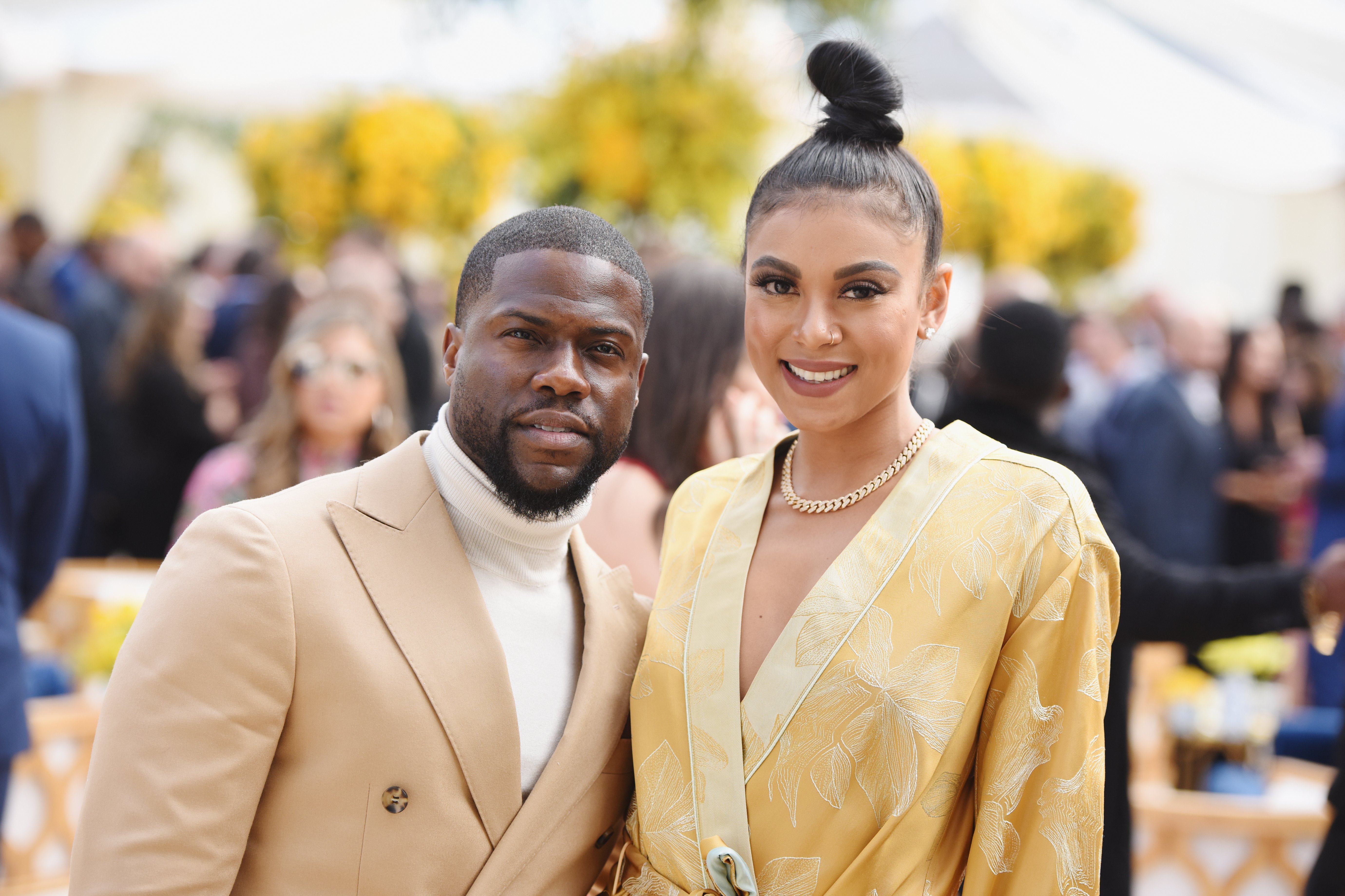 Top 8 how tall is kevin hart wife 2022