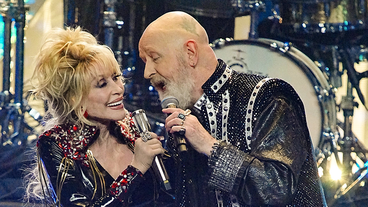 Judas Priest's Rob Halford sings 'Jolene' with Dolly Parton at Rock