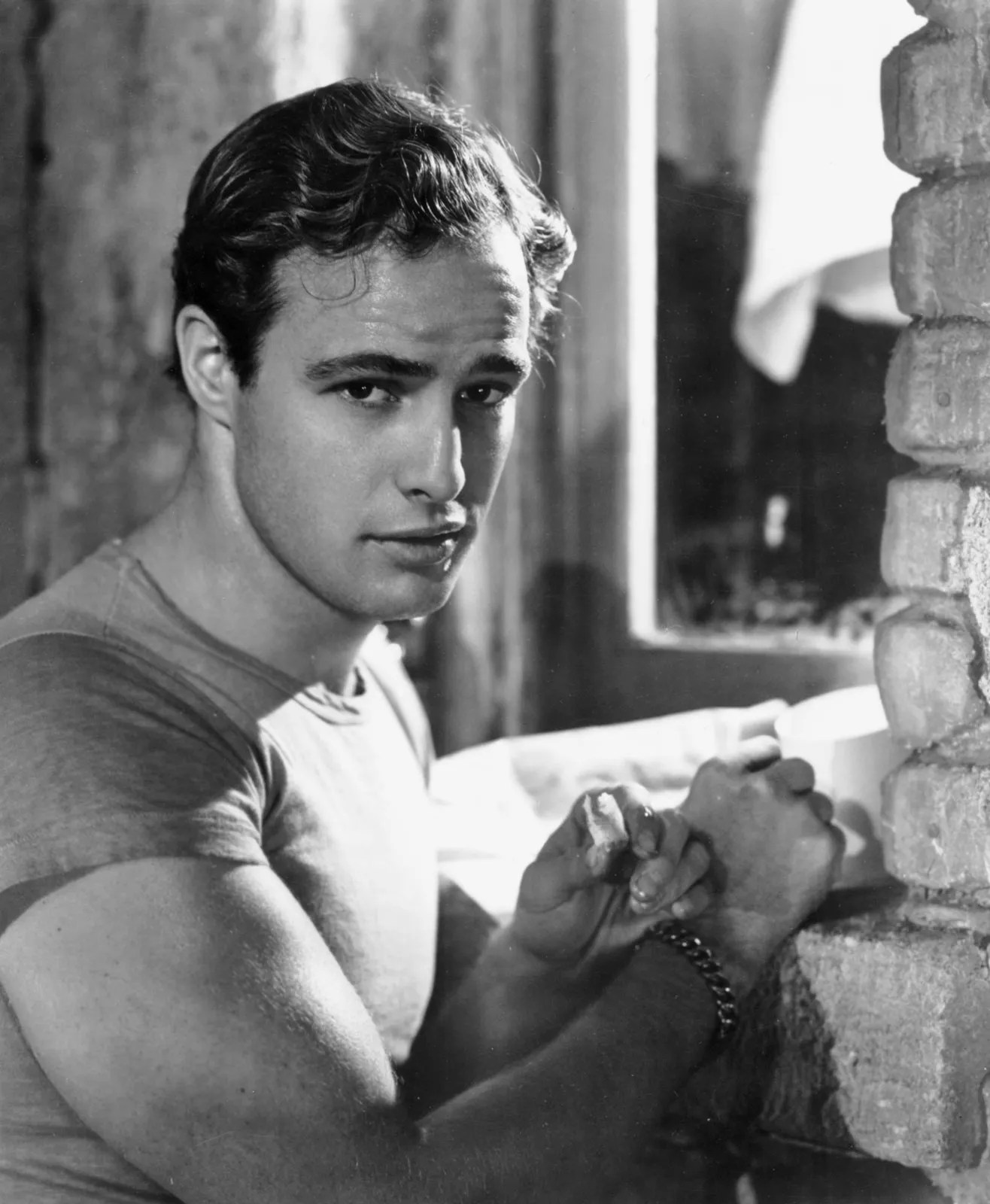 RaveDash | Unveiling The Enigmatic Sexuality Of Marlon Brando